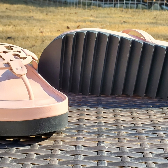 Tory Burch Blush Pink Sandals - Picture 3 of 9